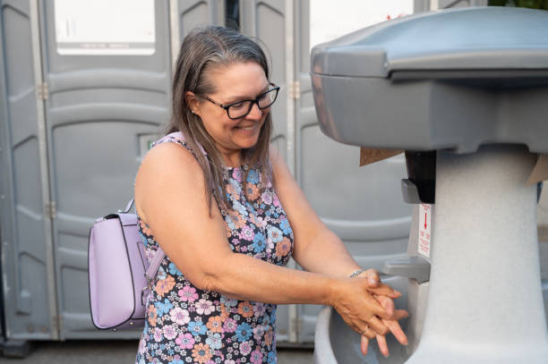 Best Porta potty rental near me  in Pekin, IL